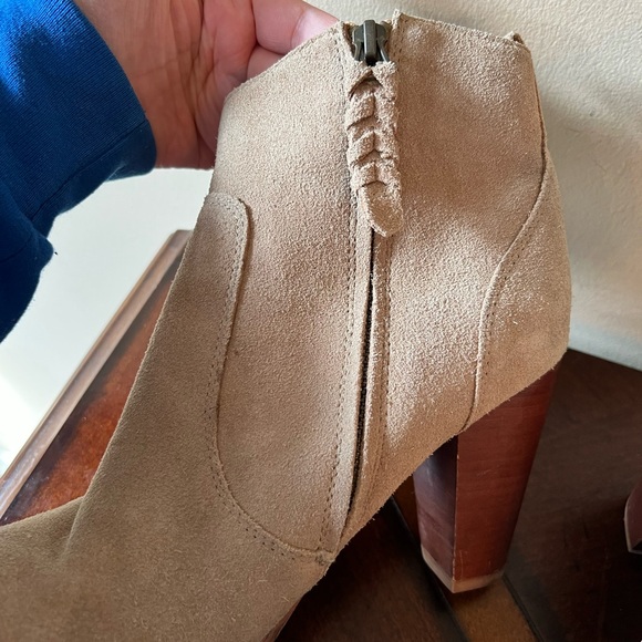JOIE Dalton Suede Leather Stacked-Heel Bootie Cement 39 (9) Ankle Neutral Nude - Picture 9 of 15